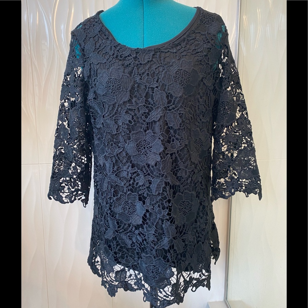 Black lace overlay cute top